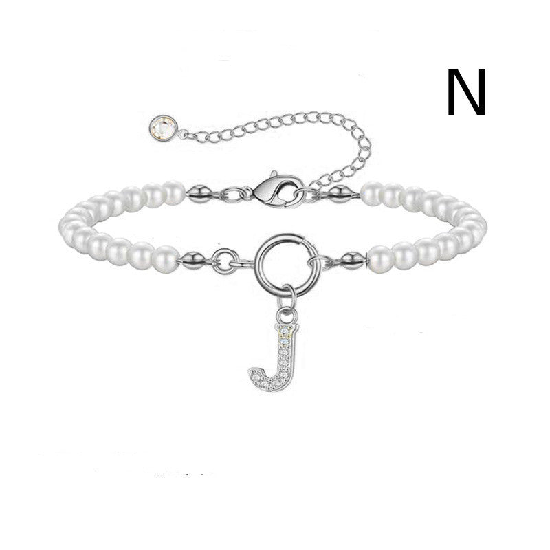 Bracelet initial – Perles 6 mm et pendentif lettre A - Z - 𝓑𝓲𝓳𝓸𝓾𝔁𝓒𝓪𝓮𝓵𝔂𝓼 - bracelet - 𝓑𝓲𝓳𝓸𝓾𝔁𝓒𝓪𝓮𝓵𝔂𝓼 -