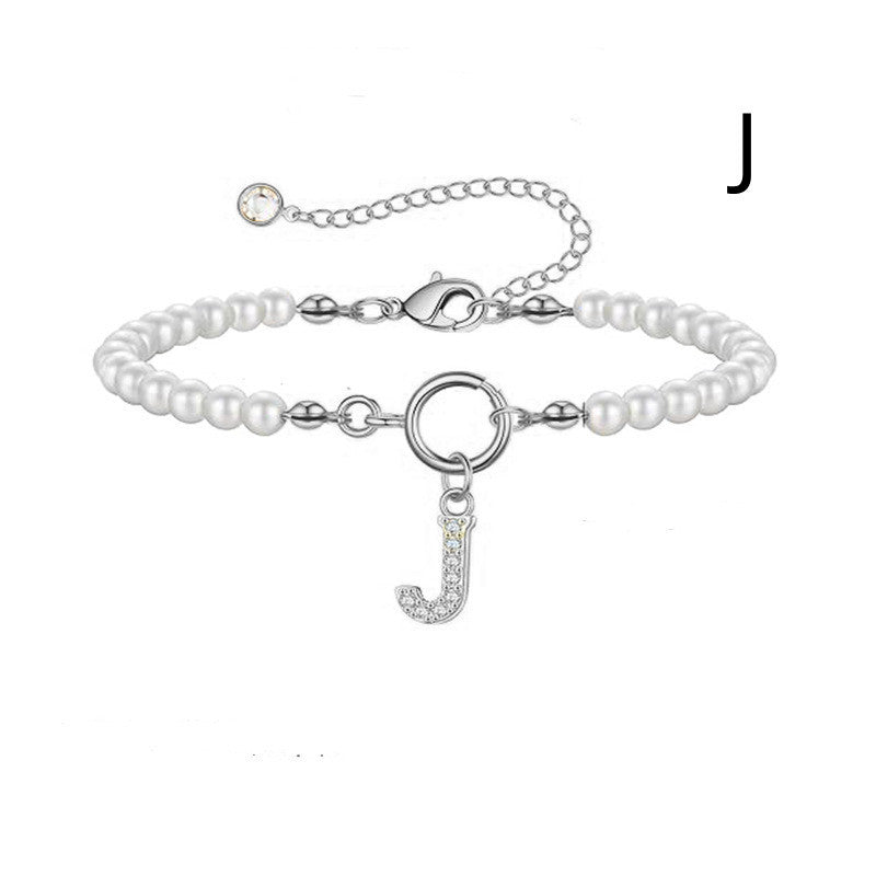 Bracelet initial – Perles 6 mm et pendentif lettre A - Z - 𝓑𝓲𝓳𝓸𝓾𝔁𝓒𝓪𝓮𝓵𝔂𝓼 - bracelet - 𝓑𝓲𝓳𝓸𝓾𝔁𝓒𝓪𝓮𝓵𝔂𝓼 -