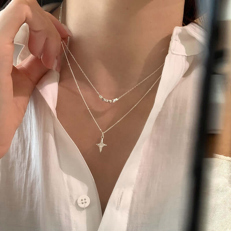 Collier Double Couches Croix en Opale – Élégance Moderne et Raffinée - 𝓑𝓲𝓳𝓸𝓾𝔁𝓒𝓪𝓮𝓵𝔂𝓼 - Collier - 𝓑𝓲𝓳𝓸𝓾𝔁𝓒𝓪𝓮𝓵𝔂𝓼 -
