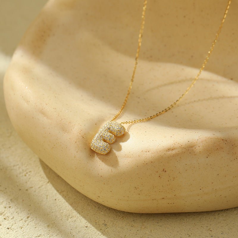 Collier Lettres Bubble en Acier Inoxydable – Élégance et Modernité - 𝓑𝓲𝓳𝓸𝓾𝔁𝓒𝓪𝓮𝓵𝔂𝓼 - Collier - 𝓑𝓲𝓳𝓸𝓾𝔁𝓒𝓪𝓮𝓵𝔂𝓼 -