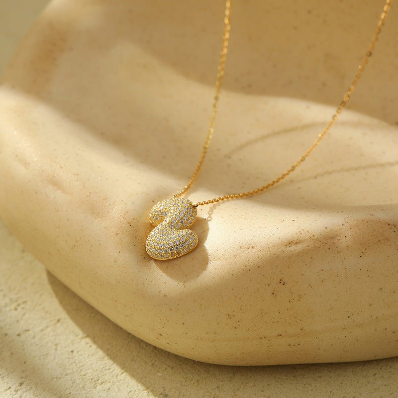 Collier Lettres Bubble en Acier Inoxydable – Élégance et Modernité - 𝓑𝓲𝓳𝓸𝓾𝔁𝓒𝓪𝓮𝓵𝔂𝓼 - Collier - 𝓑𝓲𝓳𝓸𝓾𝔁𝓒𝓪𝓮𝓵𝔂𝓼 -