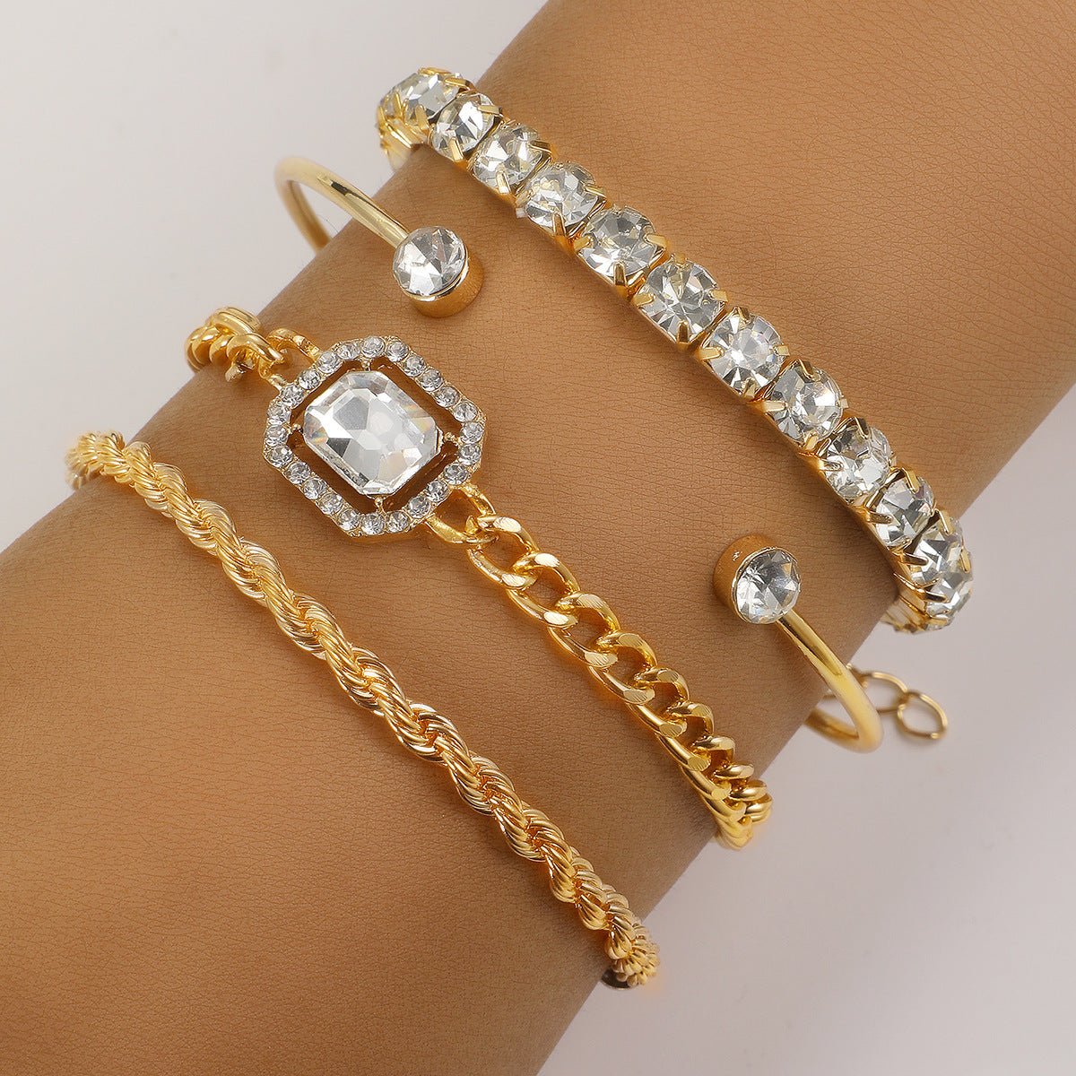 Set de 4 bracelets bohèmes – Cristaux et manchettes torsadées - 𝓑𝓲𝓳𝓸𝓾𝔁𝓒𝓪𝓮𝓵𝔂𝓼 - bracelet - 𝓑𝓲𝓳𝓸𝓾𝔁𝓒𝓪𝓮𝓵𝔂𝓼 -