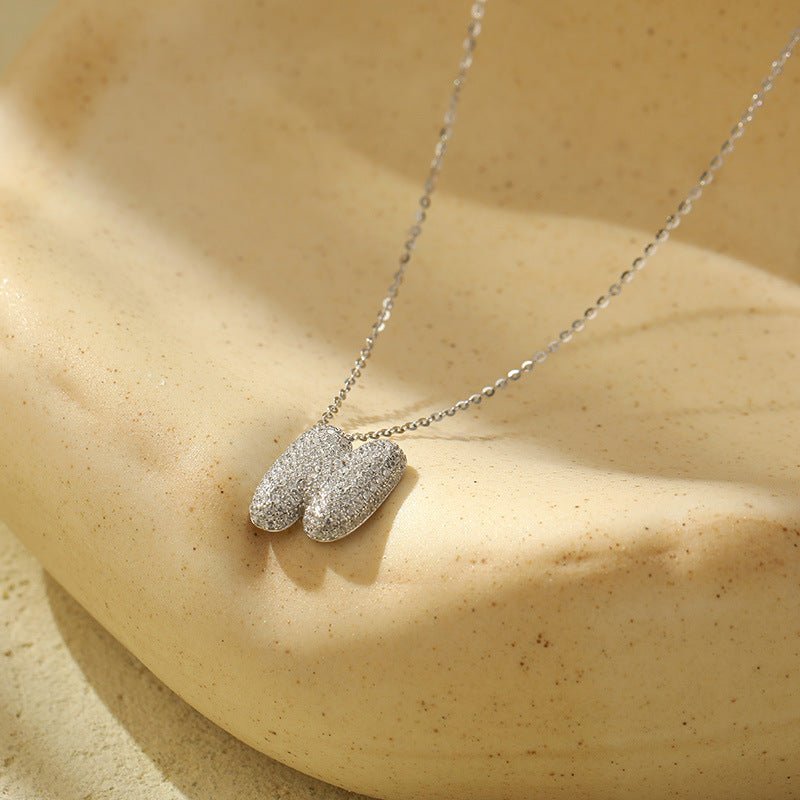 Collier Lettres Bubble en Acier Inoxydable – Élégance et Modernité - 𝓑𝓲𝓳𝓸𝓾𝔁𝓒𝓪𝓮𝓵𝔂𝓼 - Collier - 𝓑𝓲𝓳𝓸𝓾𝔁𝓒𝓪𝓮𝓵𝔂𝓼 - 